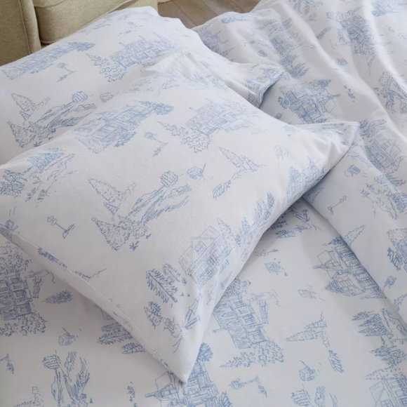 SNOWTOWN Cotton Flannel Sheet Set - Blue/White Toile Holiday QUEEN Size Set - Picture 3 of 6